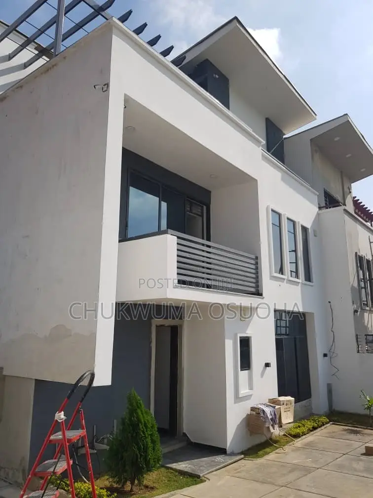 5bdrm Duplex in Dawaki Hillside for sale in Dawaki