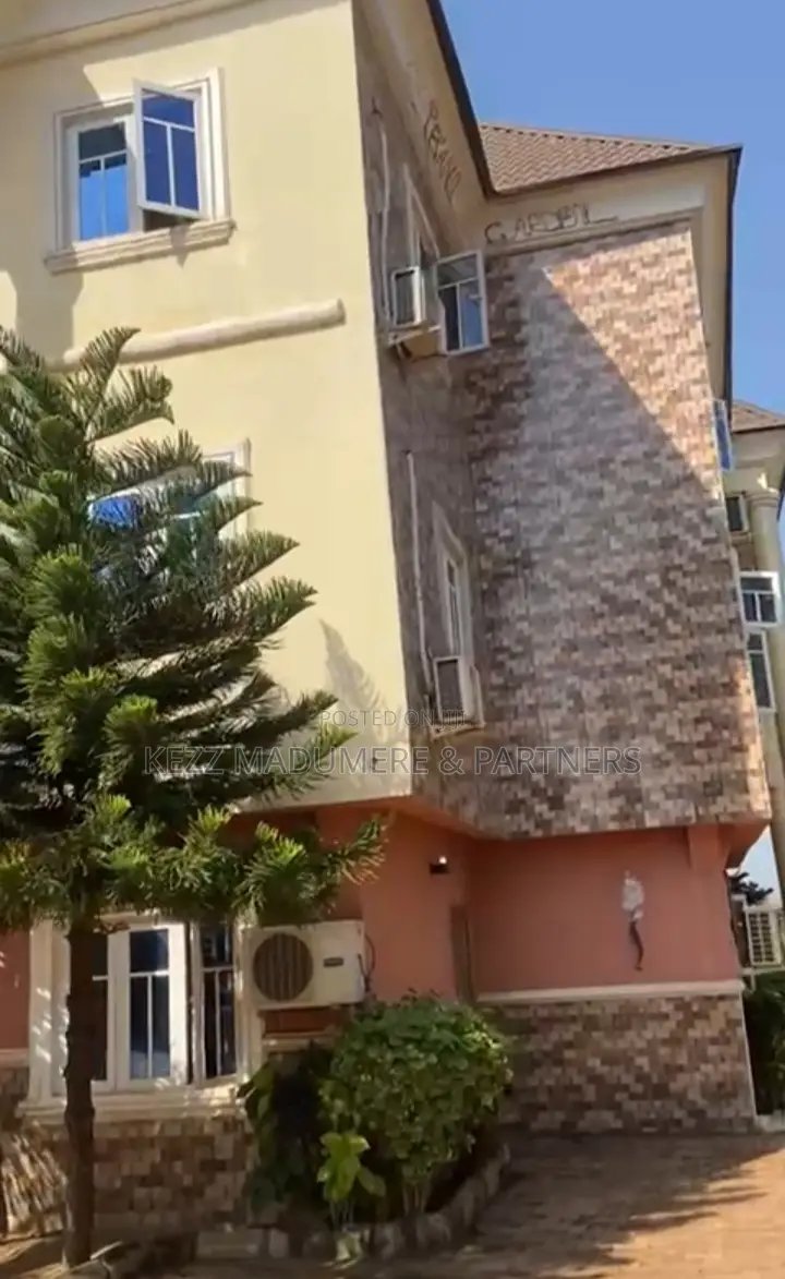 For Sale : Functional 24 Rooms Hotel Enugu, in Enugu