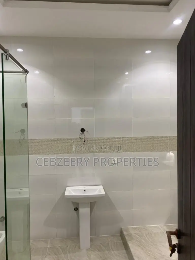 4bdrm Duplex in Isheri North for sale in Isheri North