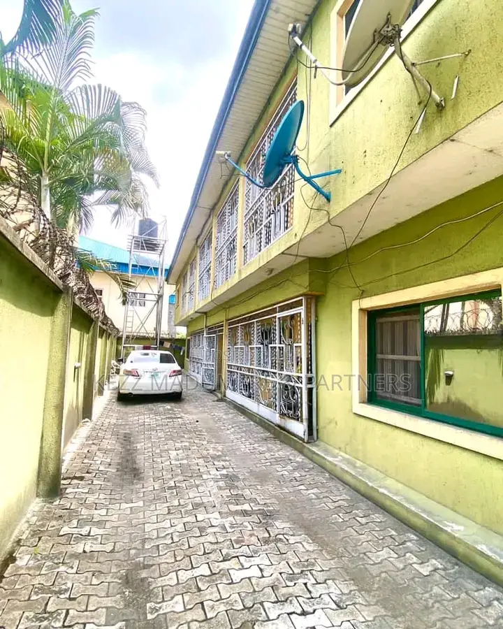 8bdrm Block of Flats in Rukpakurushi, for sale in Eliozu