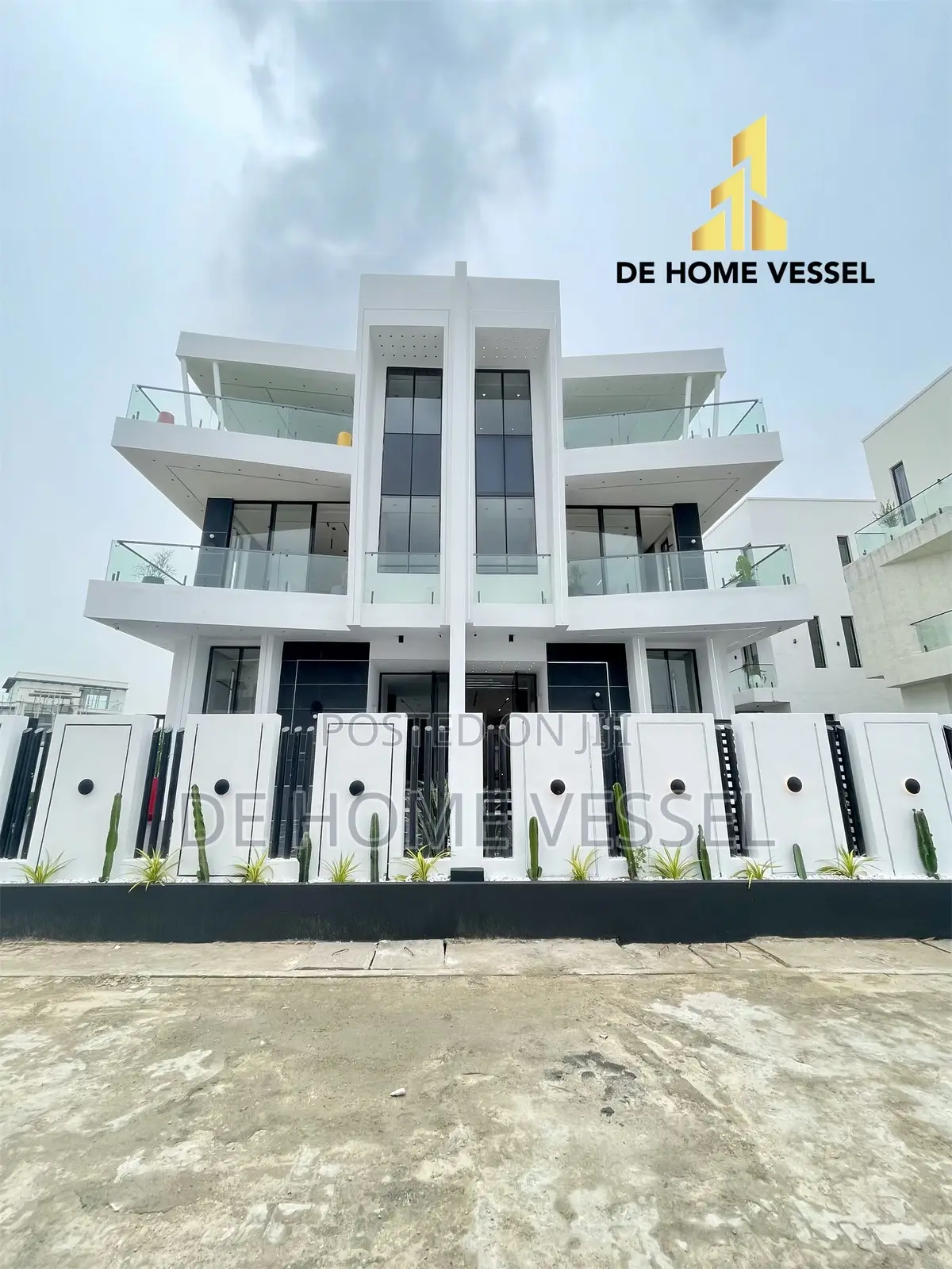 5bdrm Duplex in Osapa london for sale in Osapa london