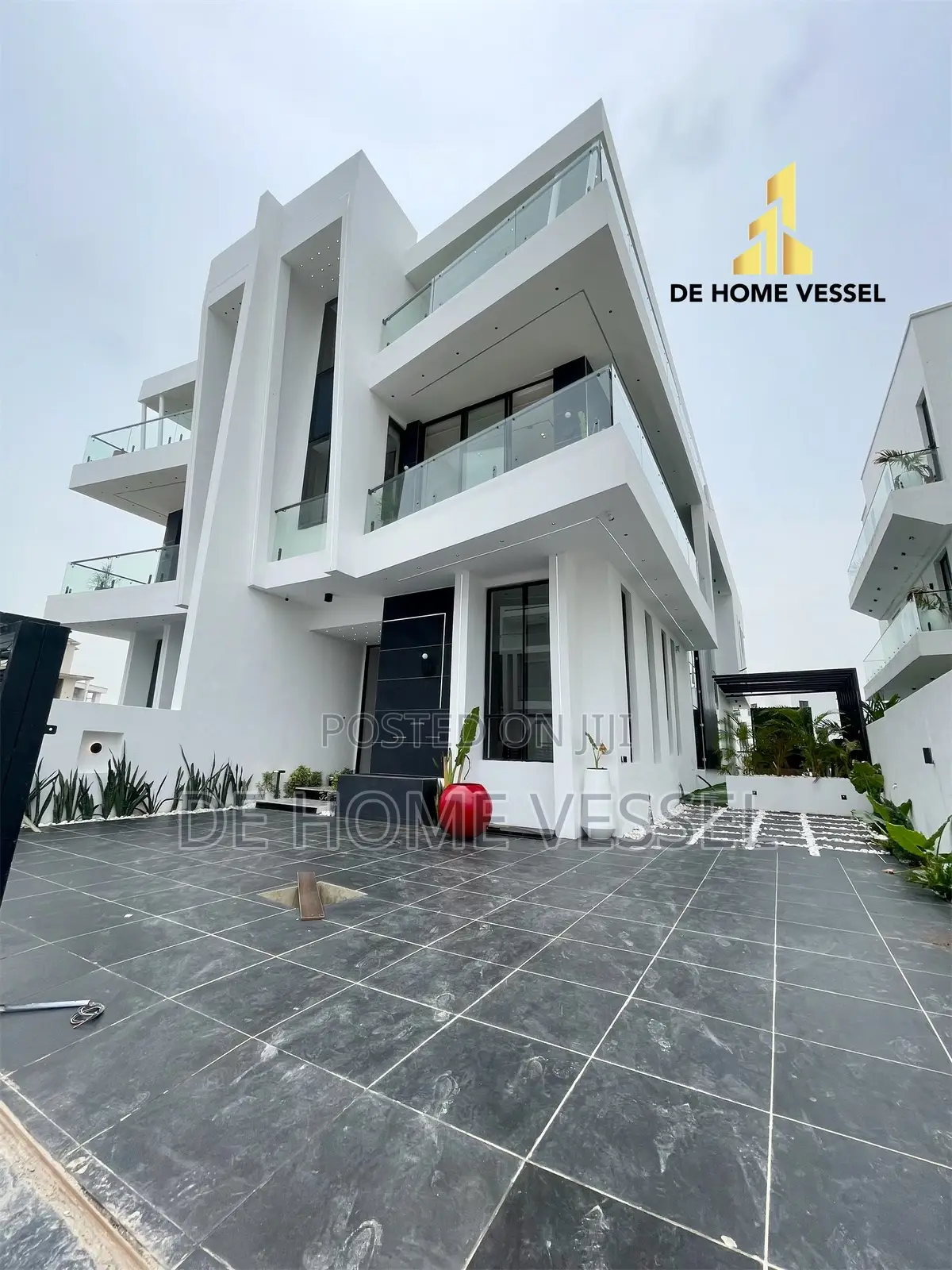5bdrm Duplex in Osapa london for sale in Osapa london