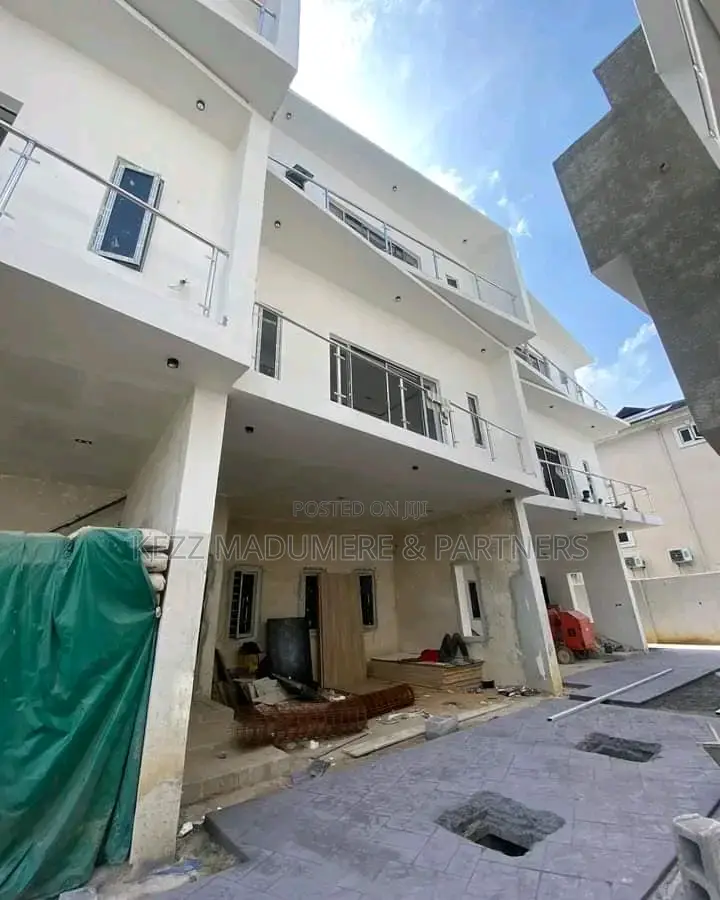 4bdrm Duplex in At Dr Peter Odili, Port-Harcourt for sale in Port-Harcourt