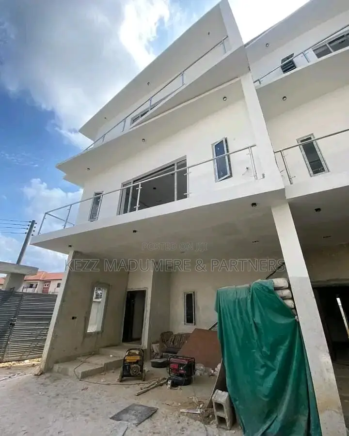 4bdrm Duplex in At Dr Peter Odili, Port-Harcourt for sale in Port-Harcourt