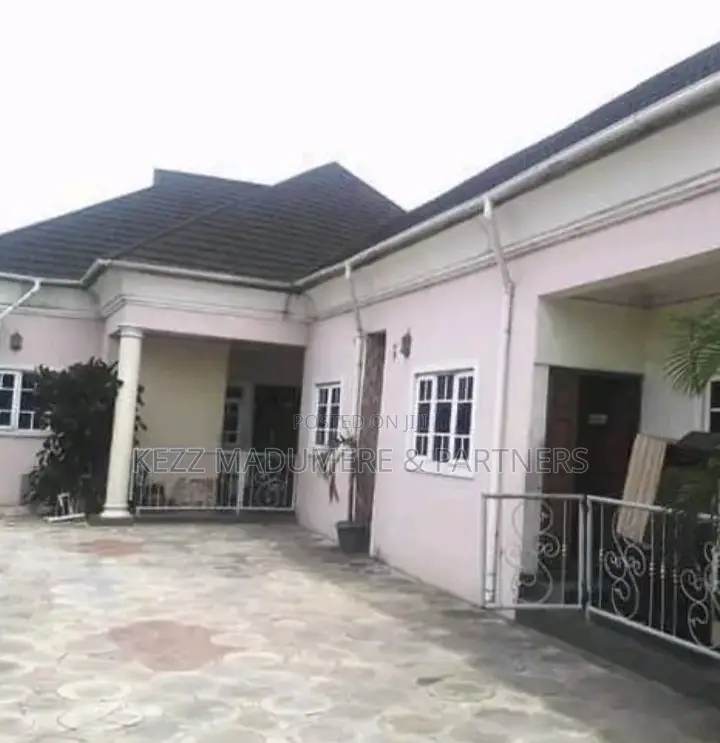 5bdrm Bungalow in Location Road , Ada, Port-Harcourt for sale in Port-Harcourt