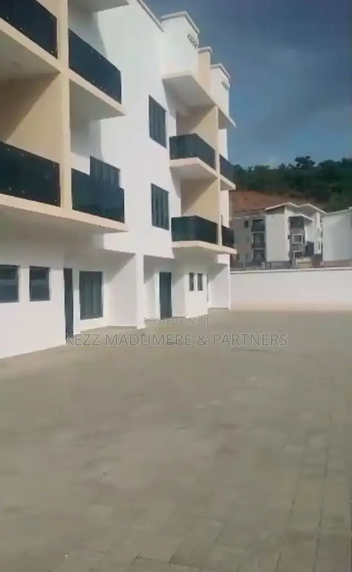 4bdrm Duplex in Guzape Main for sale in Guzape District