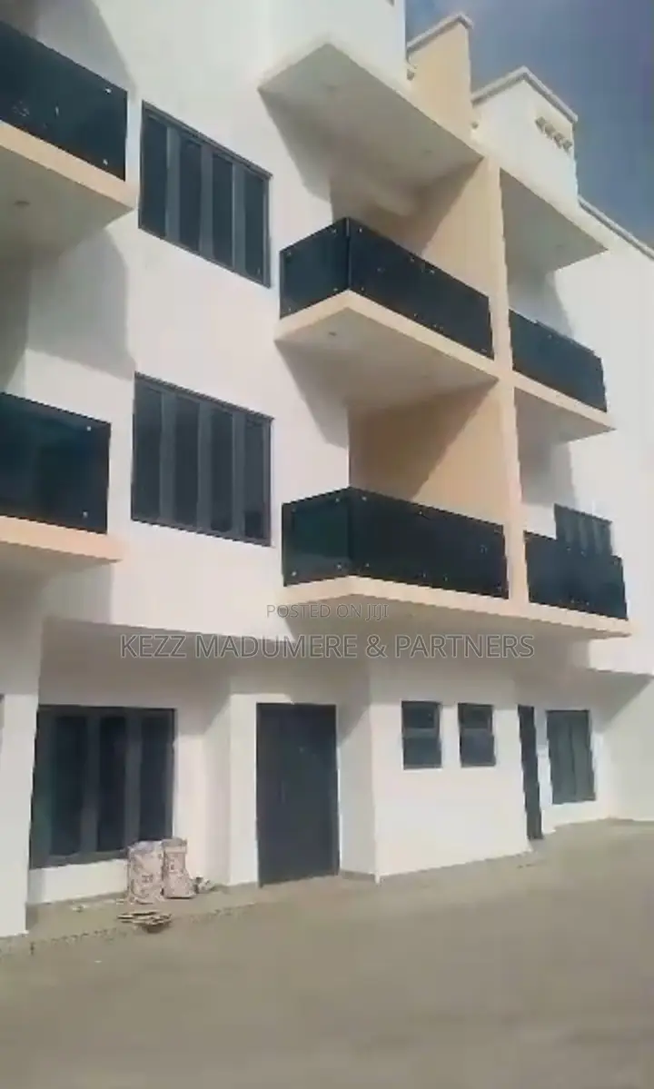 4bdrm Duplex in Guzape Main for sale in Guzape District