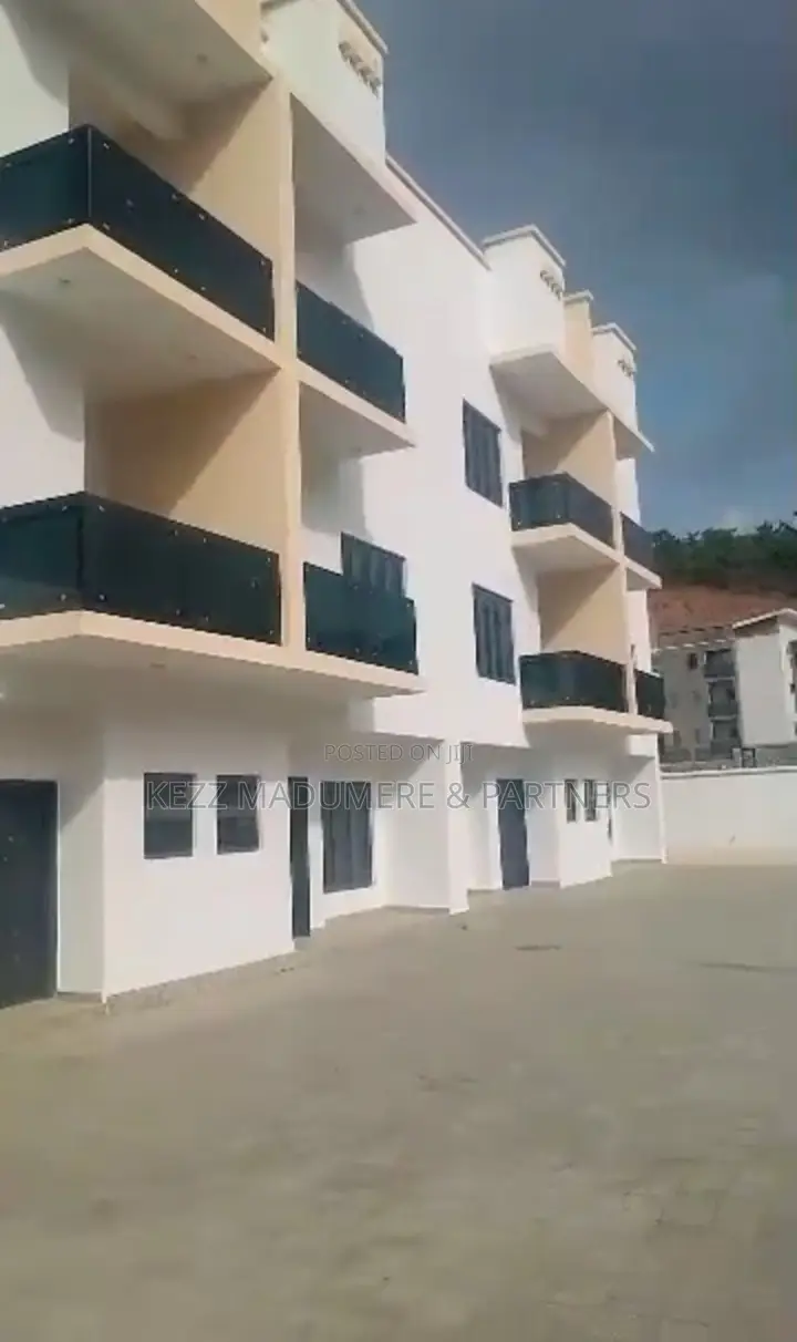 4bdrm Duplex in Guzape Main for sale in Guzape District