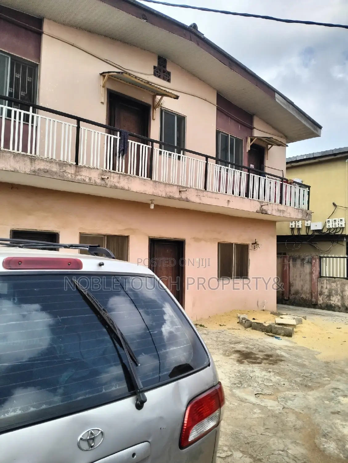 3bdrm Block of Flats in Liasu Road Ikotun, Iseri Olofin for sale in Iseri Olofin