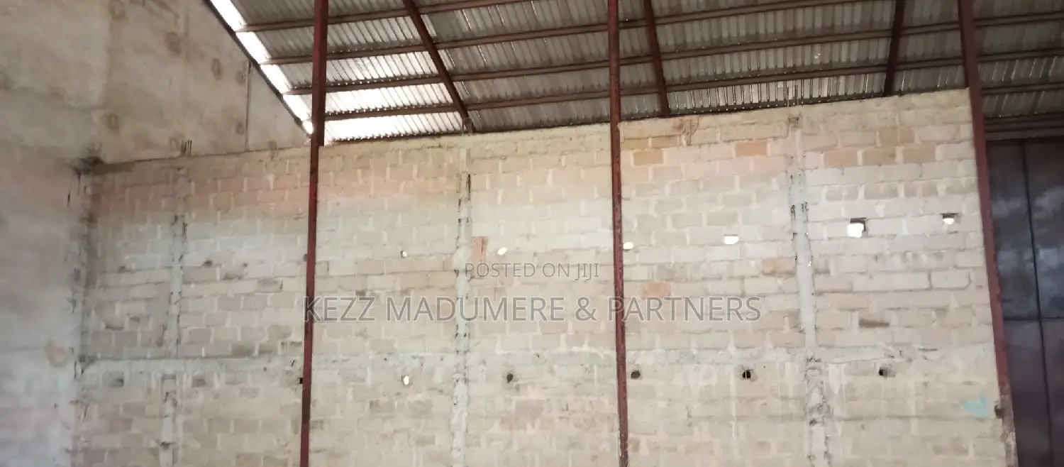 To Let: 2000 SQMTRS Warehouse in Aba North