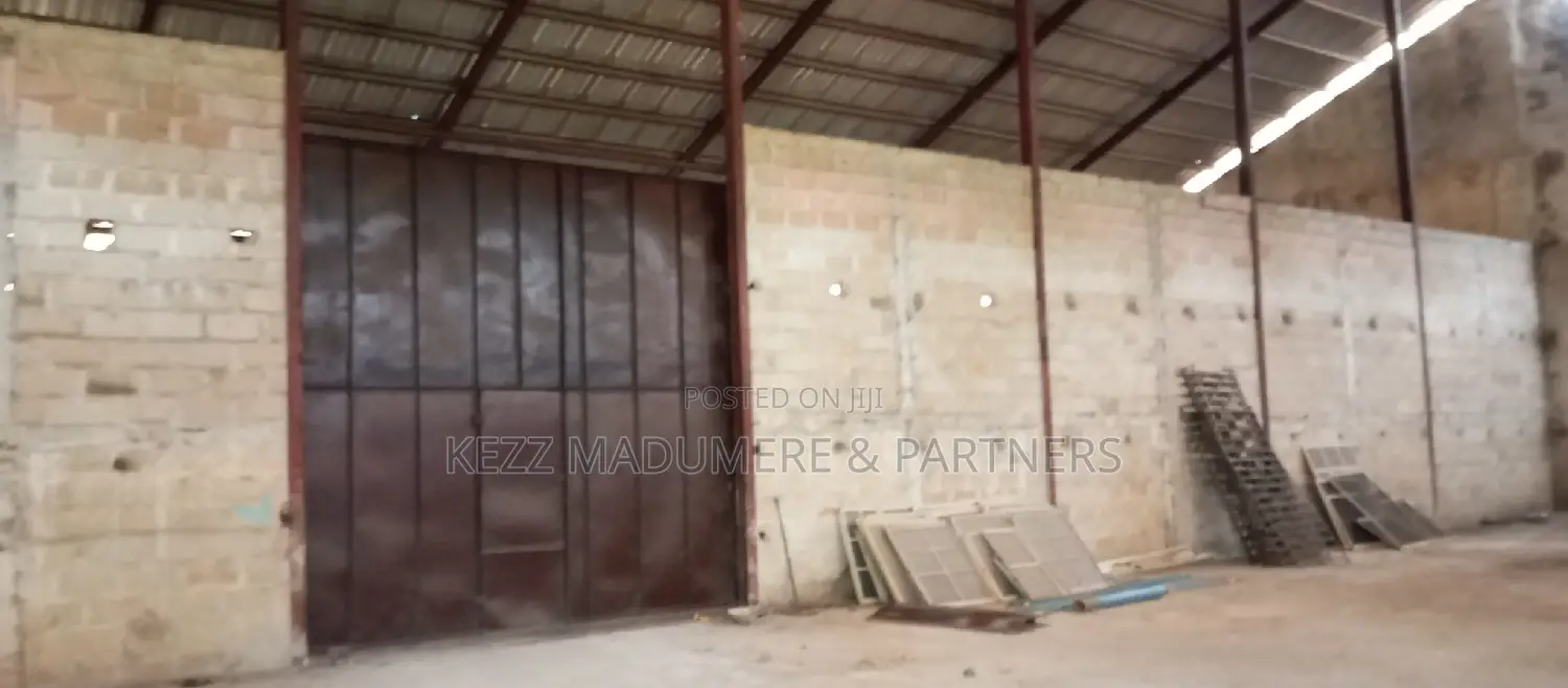 To Let: 2000 SQMTRS Warehouse in Aba North