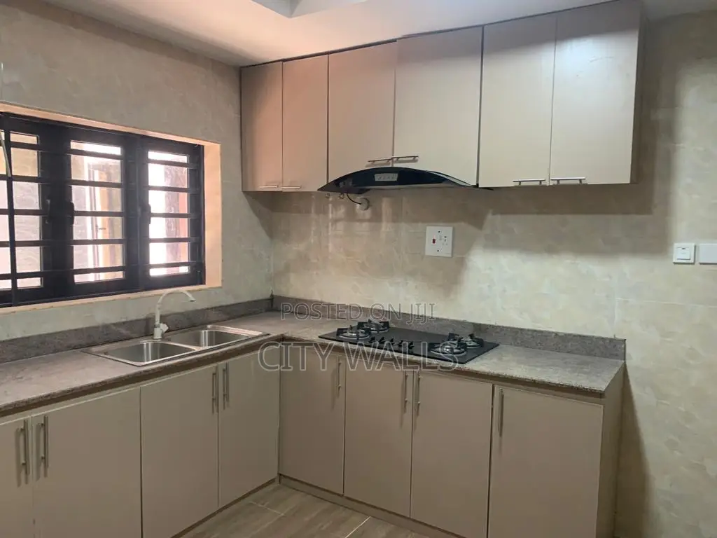 4bdrm Townhouse/Terrace in Igbo-efon for sale in Igbo-efon