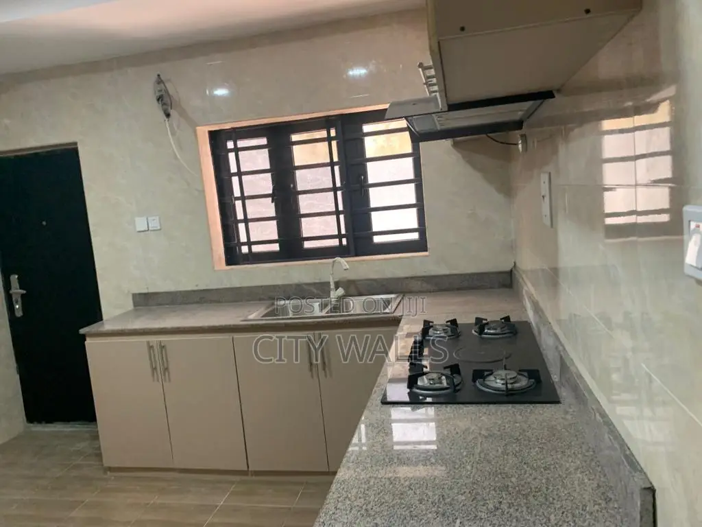 4bdrm Townhouse/Terrace in Igbo-efon for sale in Igbo-efon