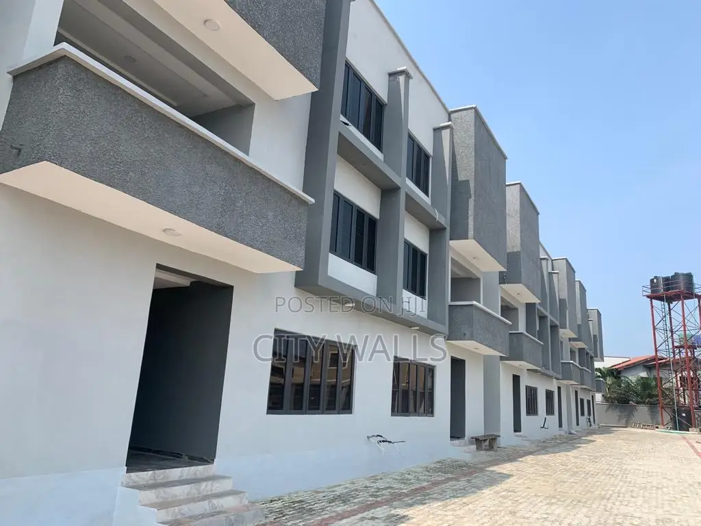 4bdrm Townhouse/Terrace in Igbo-efon for sale in Igbo-efon