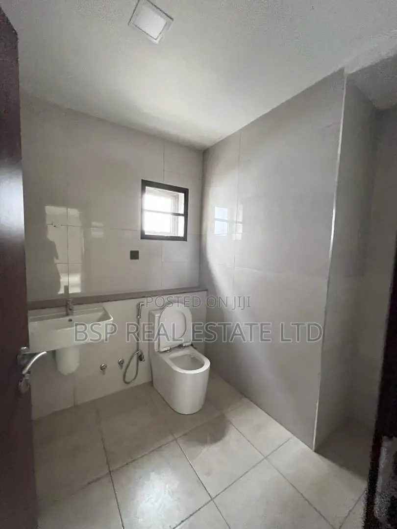 5bdrm Duplex in Cosgrove, Wuye for sale in Wuye