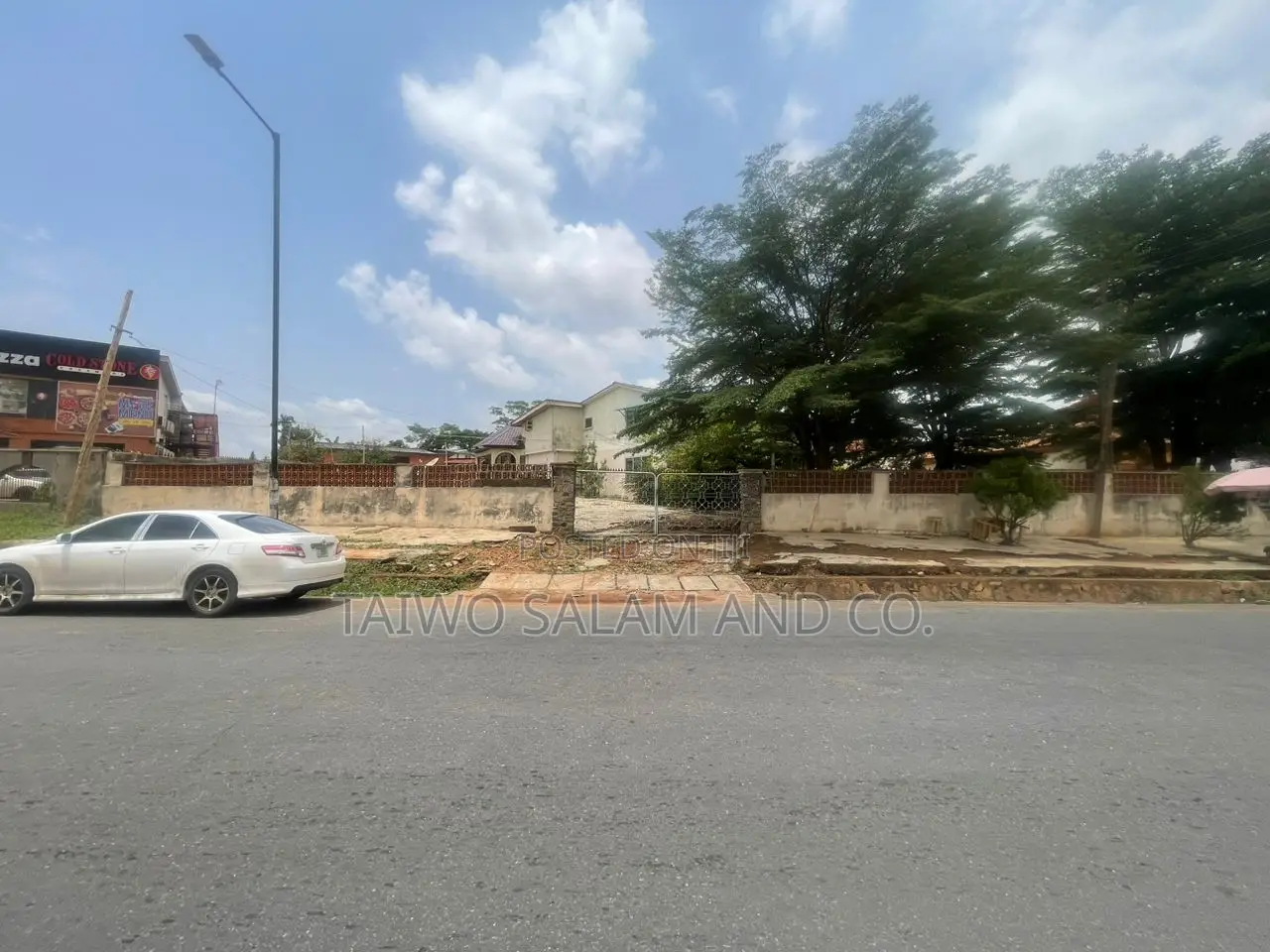 1900sqm of Commercial Land With Demolish Structure Bodija Ibadan in Bodija