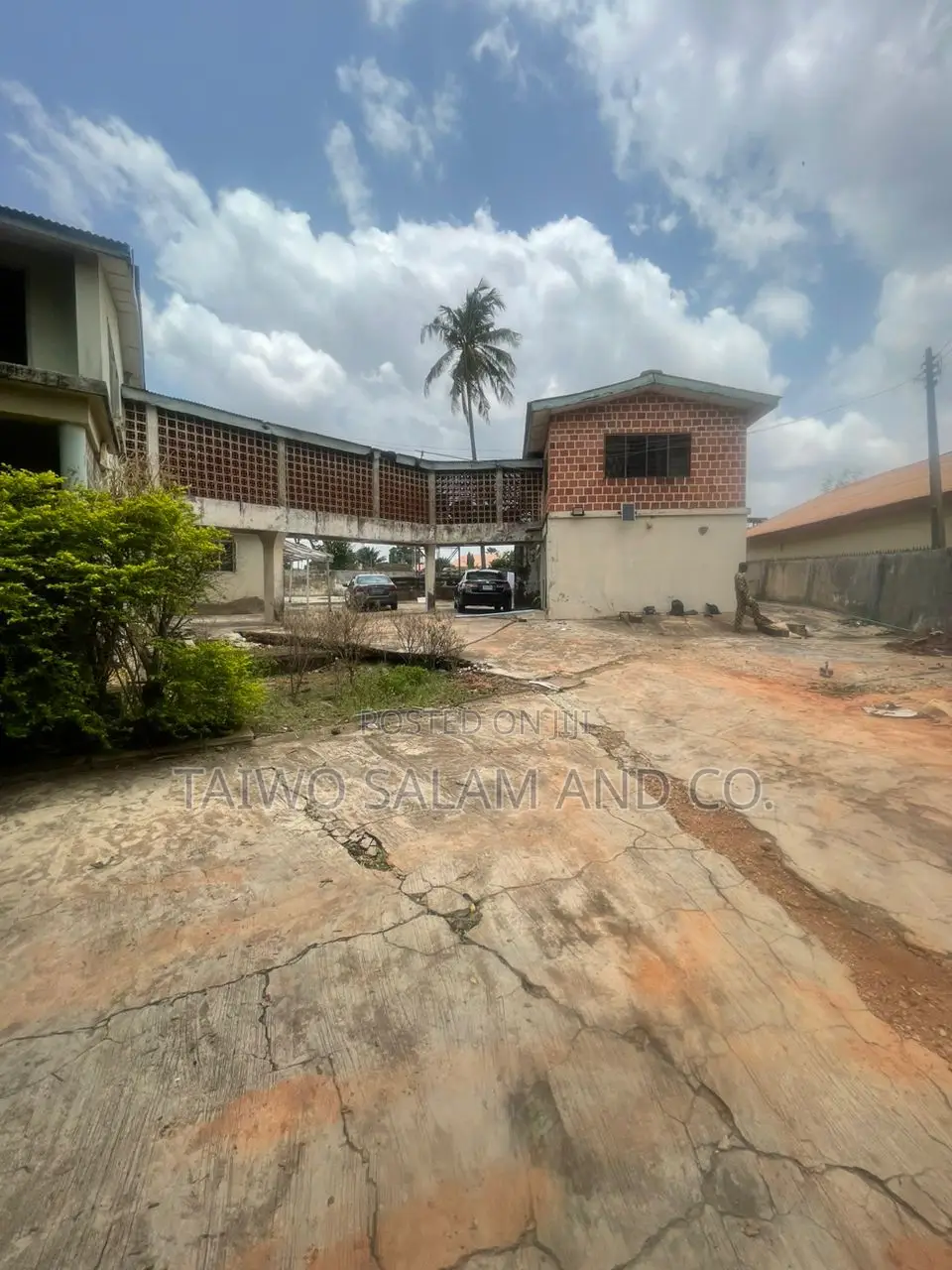 1900sqm of Commercial Land With Demolish Structure Bodija Ibadan in Bodija
