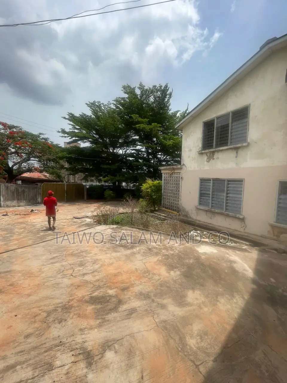 1900sqm of Commercial Land With Demolish Structure Bodija Ibadan in Bodija