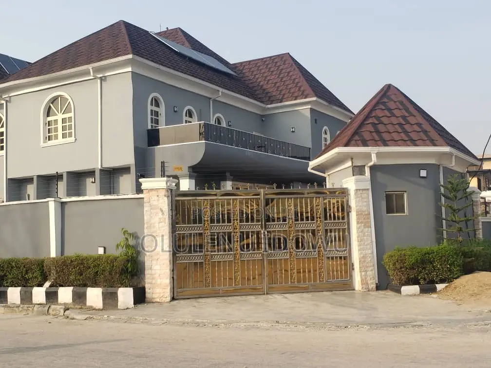Furnished 9bdrm Block of Flats in Alimosho for sale in Alimosho