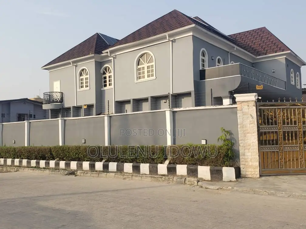 Furnished 9bdrm Block of Flats in Alimosho for sale in Alimosho