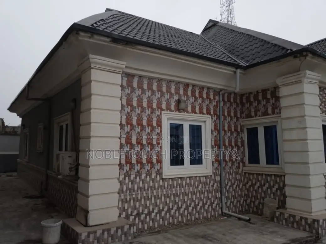 5bdrm Bungalow in Ajangbadi Lagos for sale in Ajangbadi