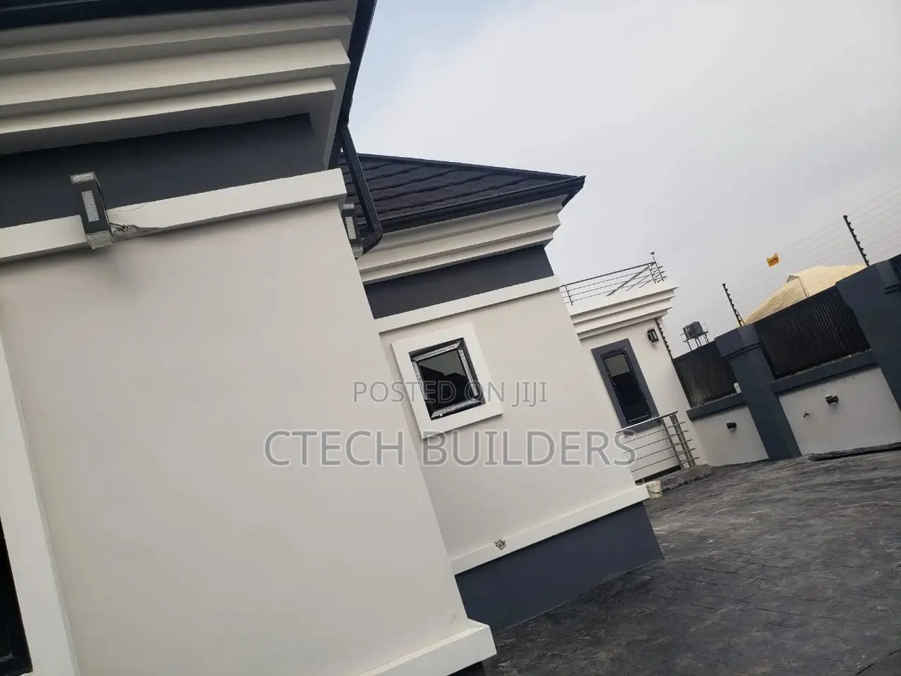 9bdrm Bungalow in Benin City for sale in Benin City