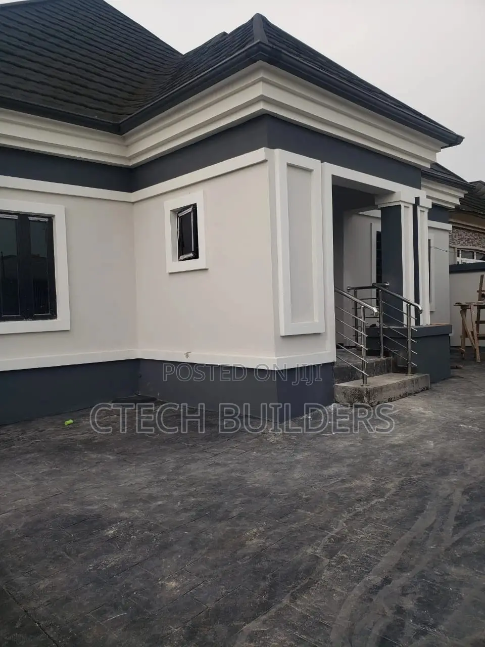 9bdrm Bungalow in Benin City for sale in Benin City
