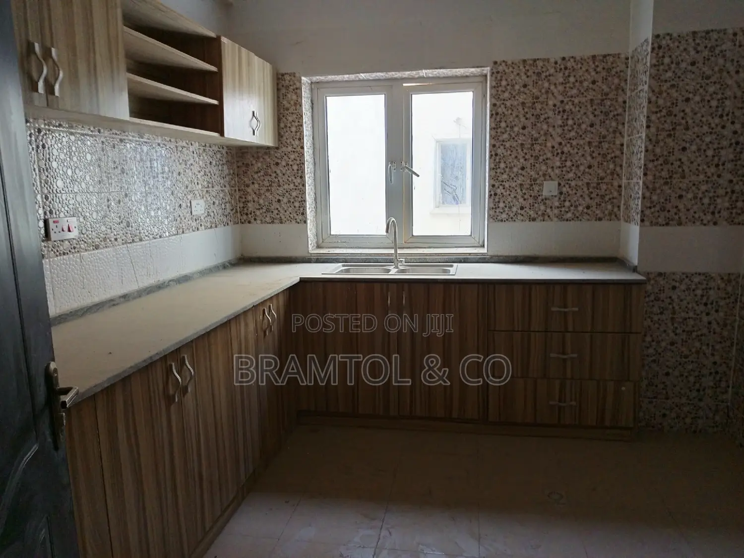2bdrm Block of Flats in Utako for sale in Utako