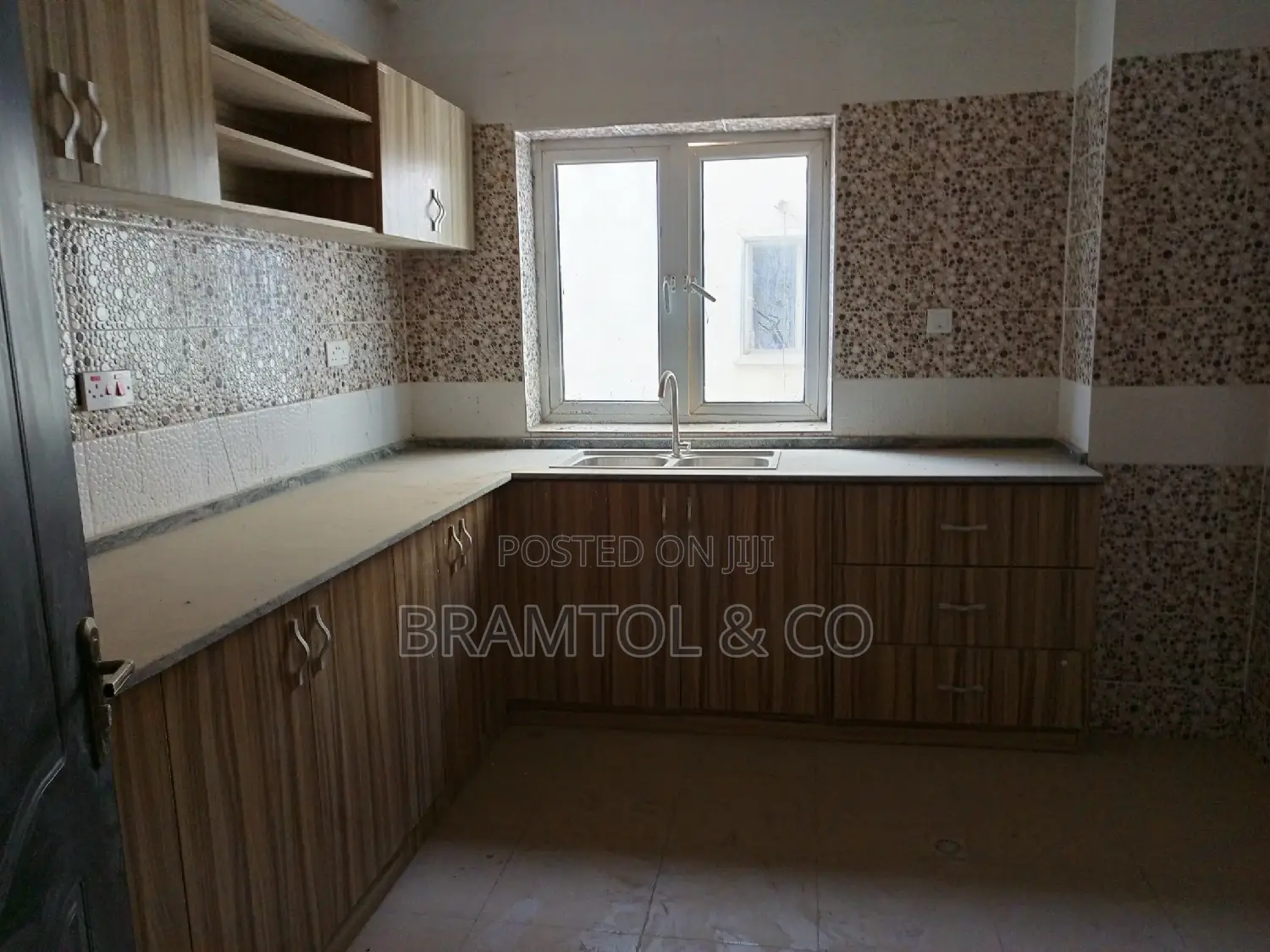 2bdrm Block of Flats in Utako for sale in Utako