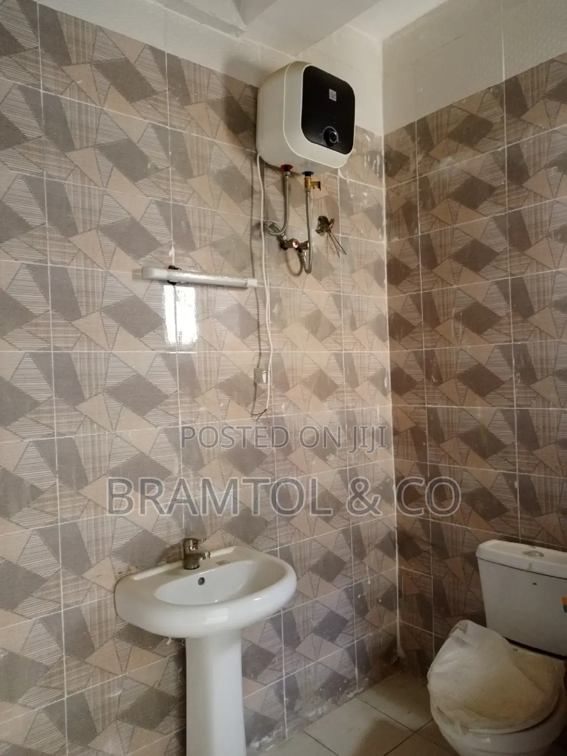 2bdrm Block of Flats in Utako for sale in Utako