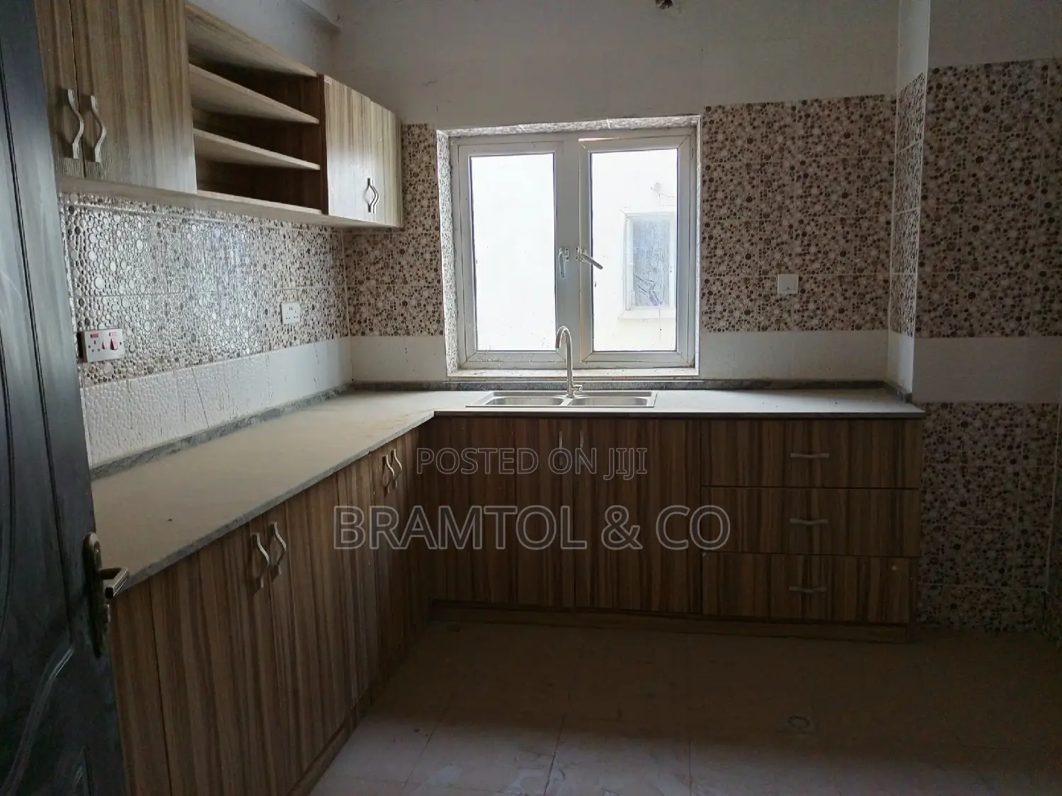 2bdrm Block of Flats in Utako for sale in Utako