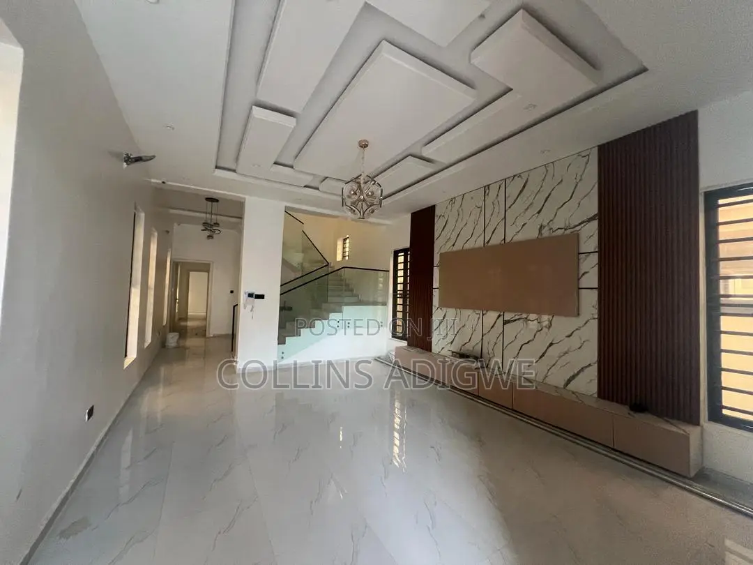 4bdrm Duplex in Behind Blenco for sale in Sangotedo