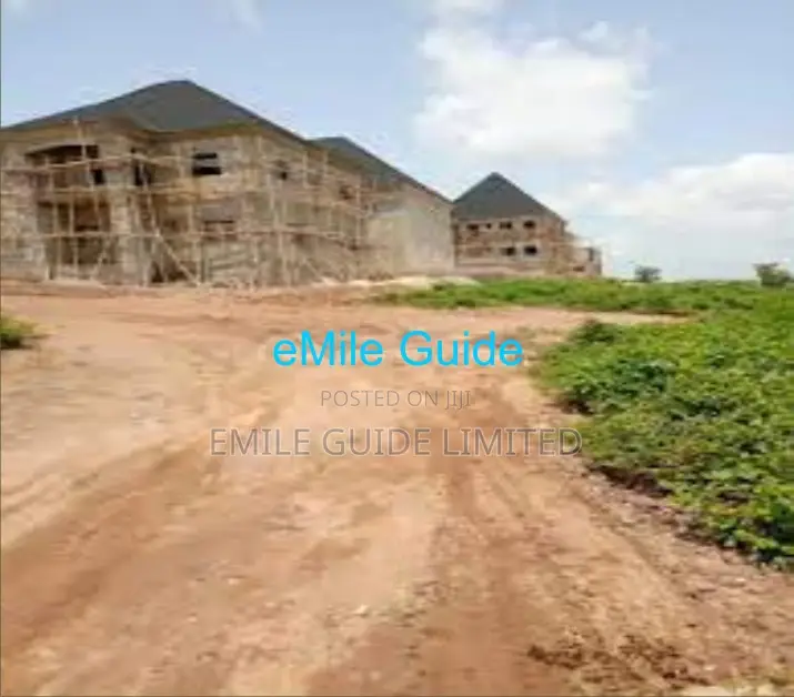 Estate Corner Piece, 400sqm. in Sabon Lugbe