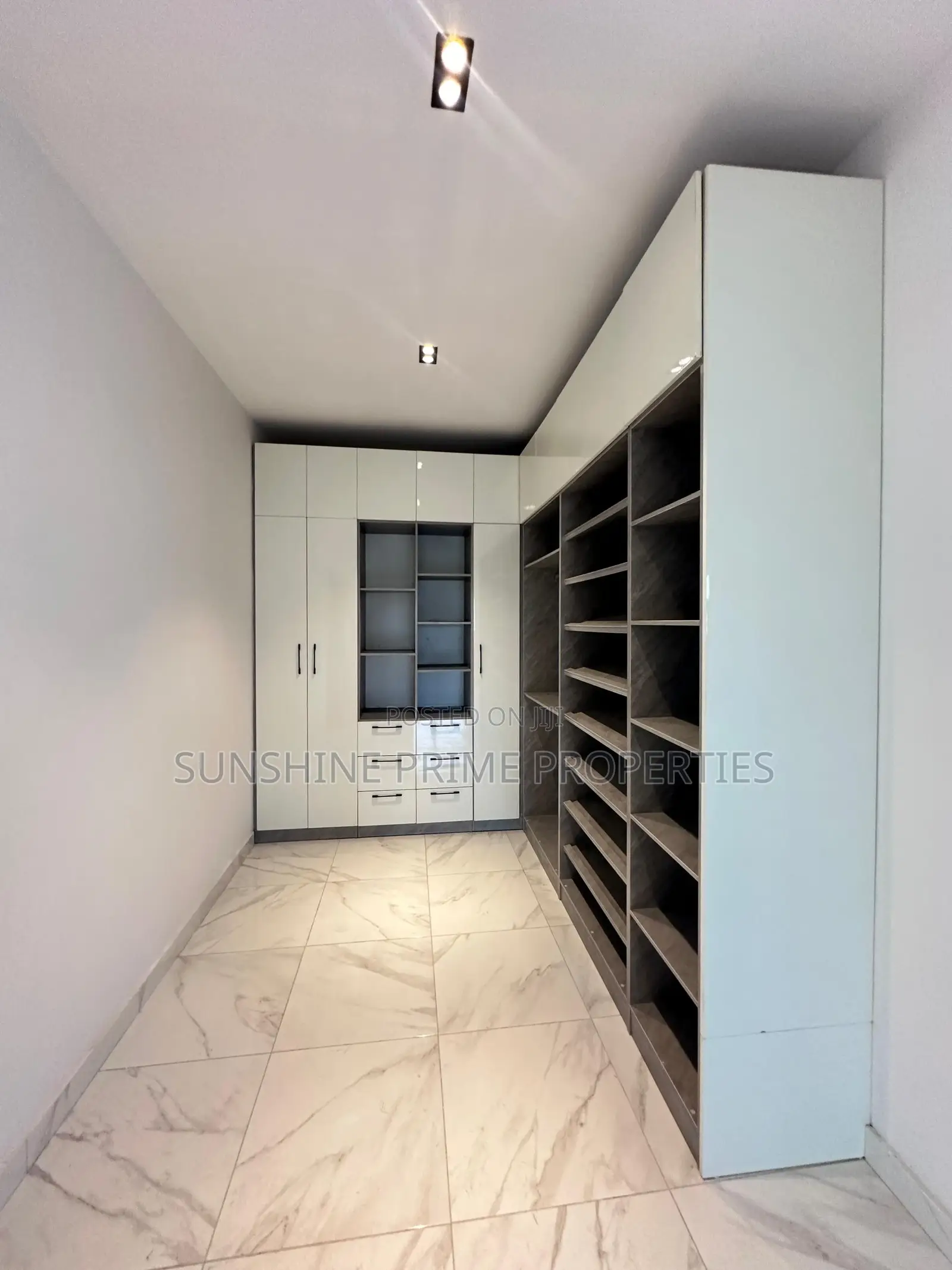 5bdrm Duplex in Lekki Phase for sale in Lekki