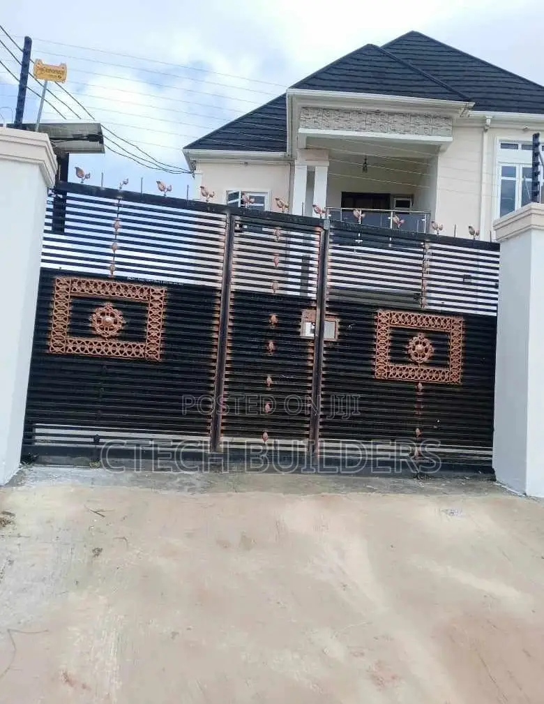 Furnished 8bdrm Duplex in Benin City for sale in Benin City