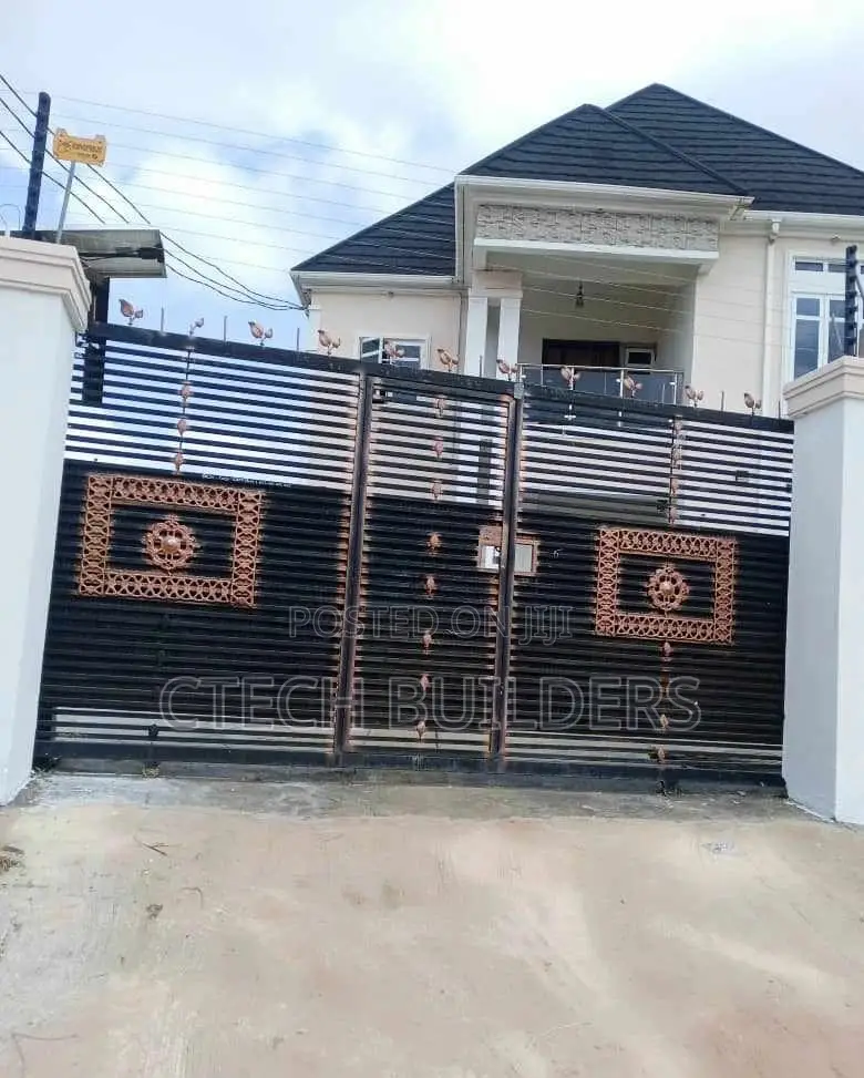 Furnished 8bdrm Duplex in Benin City for sale in Benin City