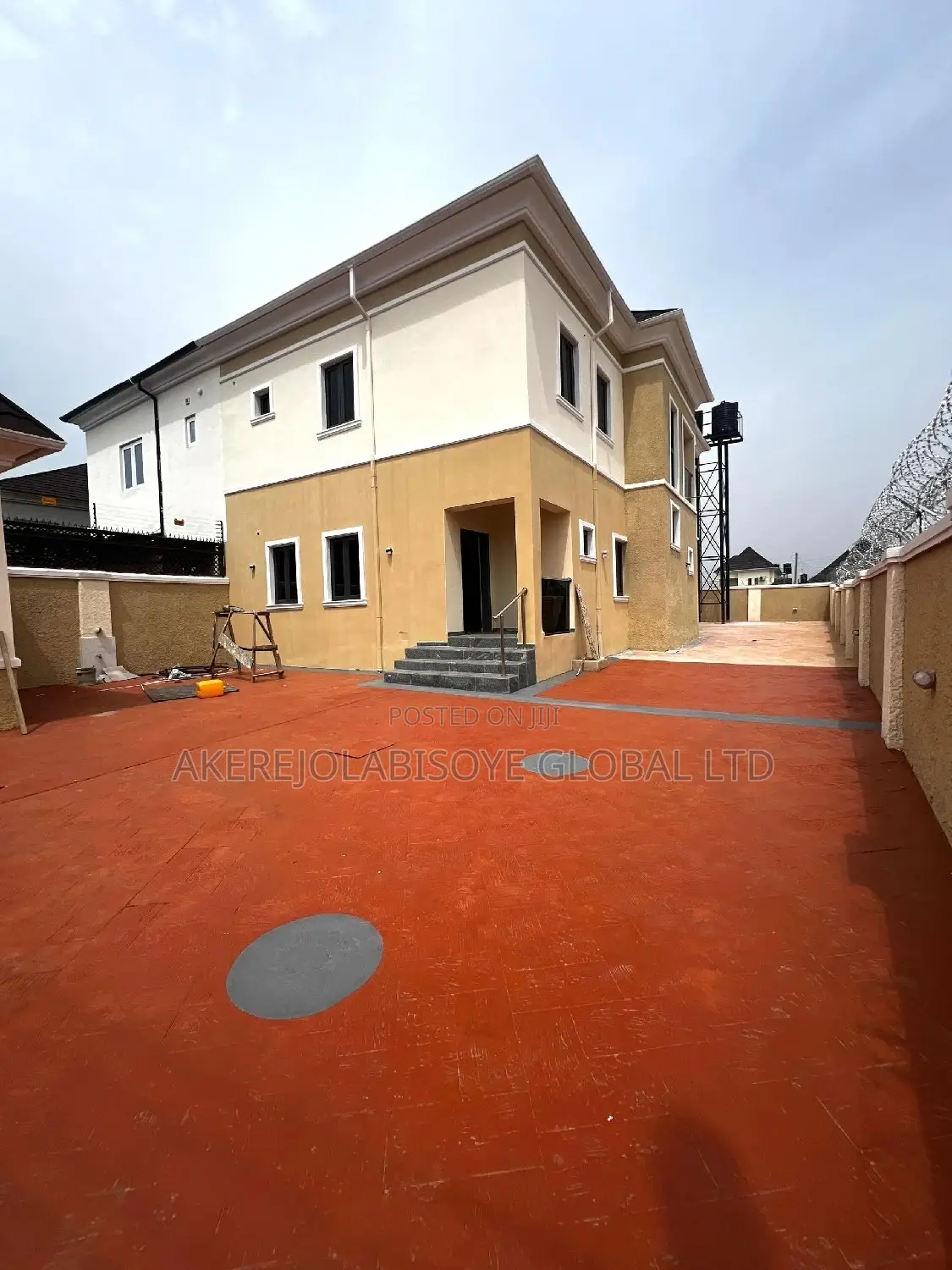 4bdrm Duplex in In An Estate for sale in Gwarinpa