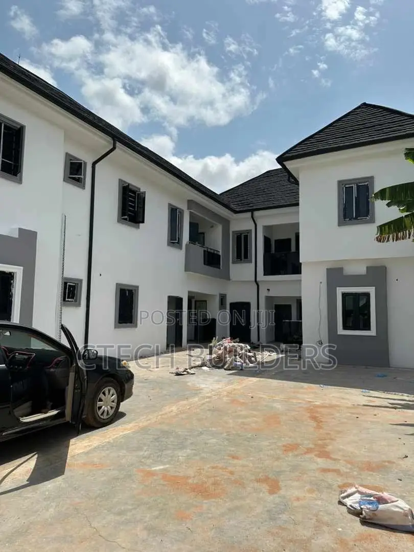 3bdrm Block of Flats in Benin City for sale in Benin City