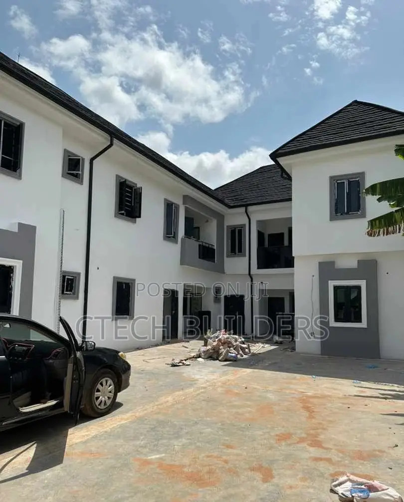3bdrm Block of Flats in Benin City for sale in Benin City