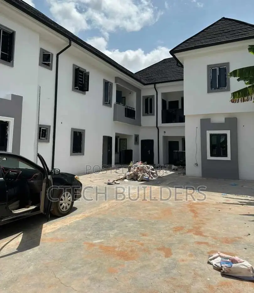 3bdrm Block of Flats in Benin City for sale in Benin City