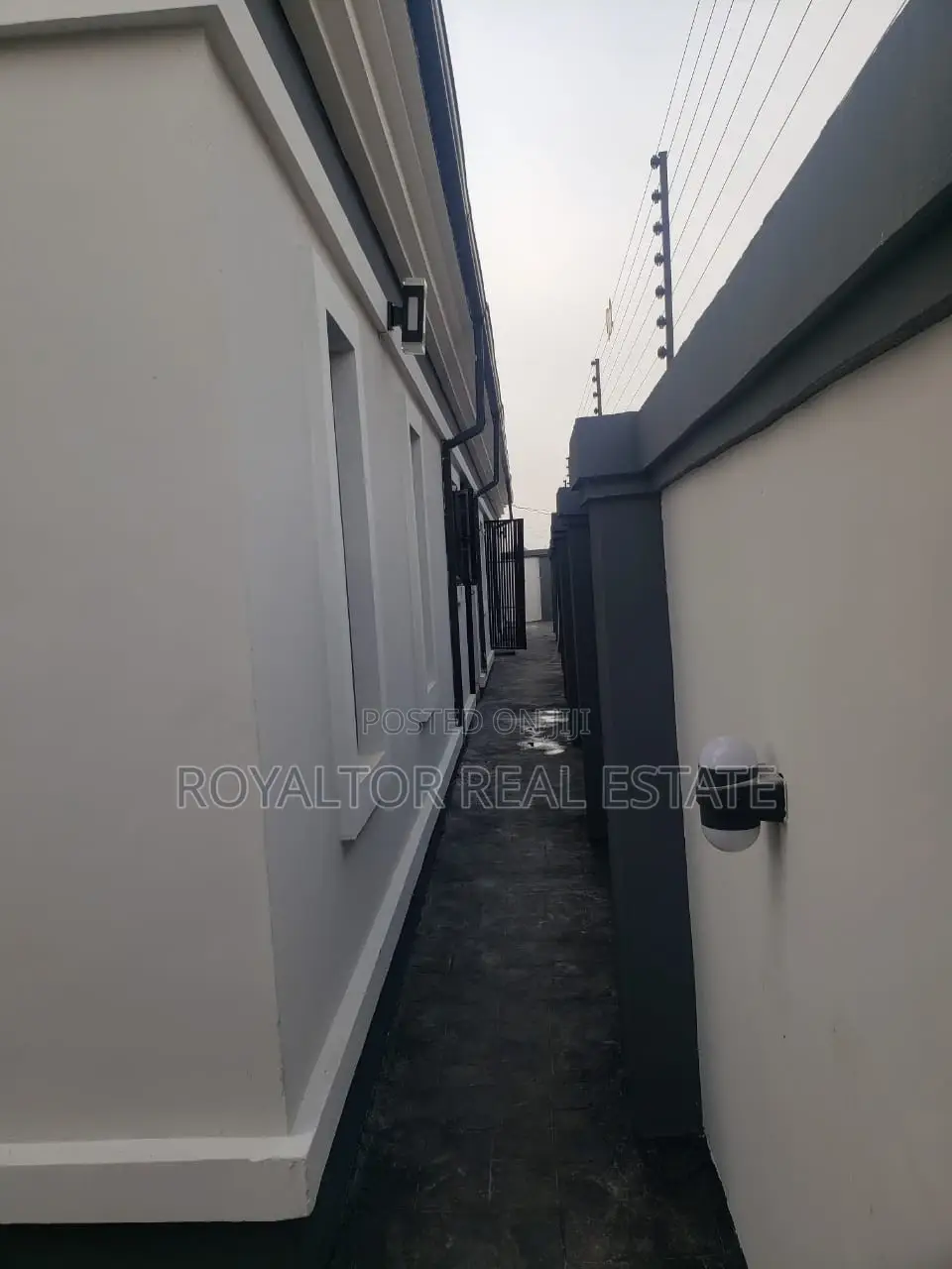 5bdrm Bungalow in Royaltor Real Estate, Benin City for sale in Benin City