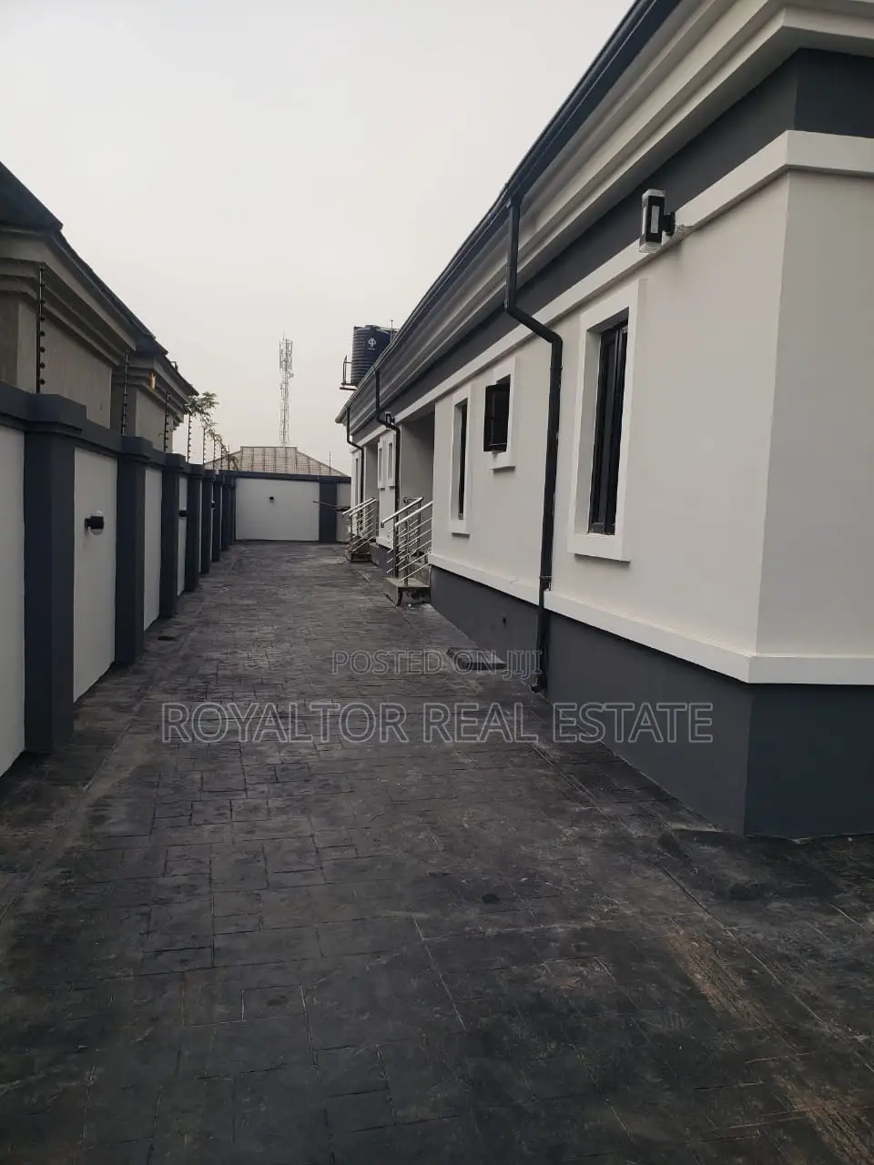 5bdrm Bungalow in Royaltor Real Estate, Benin City for sale in Benin City