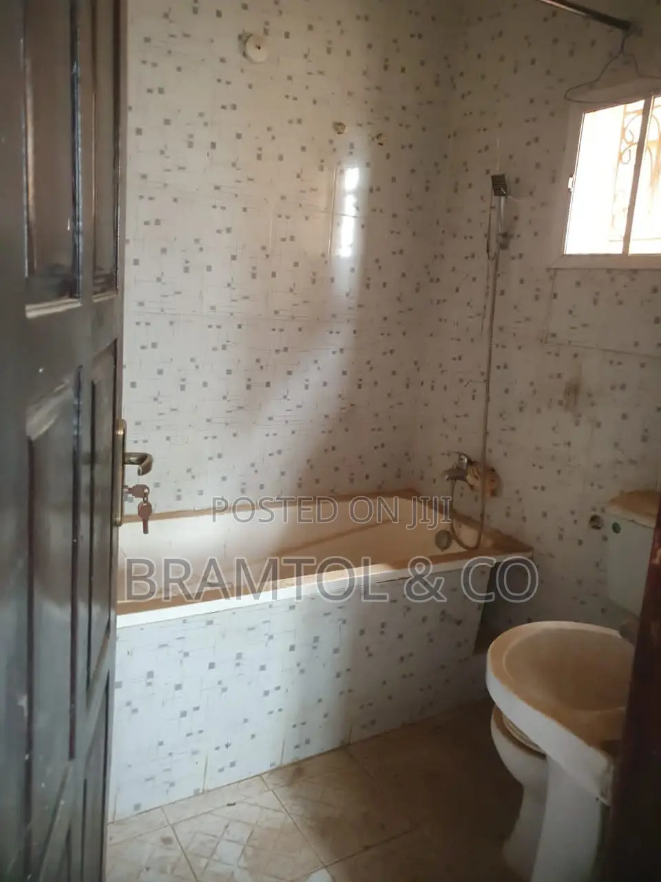 3bdrm Bungalow in Sabon Lugbe for rent in Sabon Lugbe