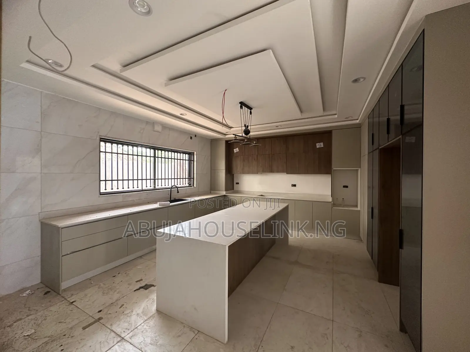 6bdrm Duplex in Guzape Abuja for sale in Guzape District