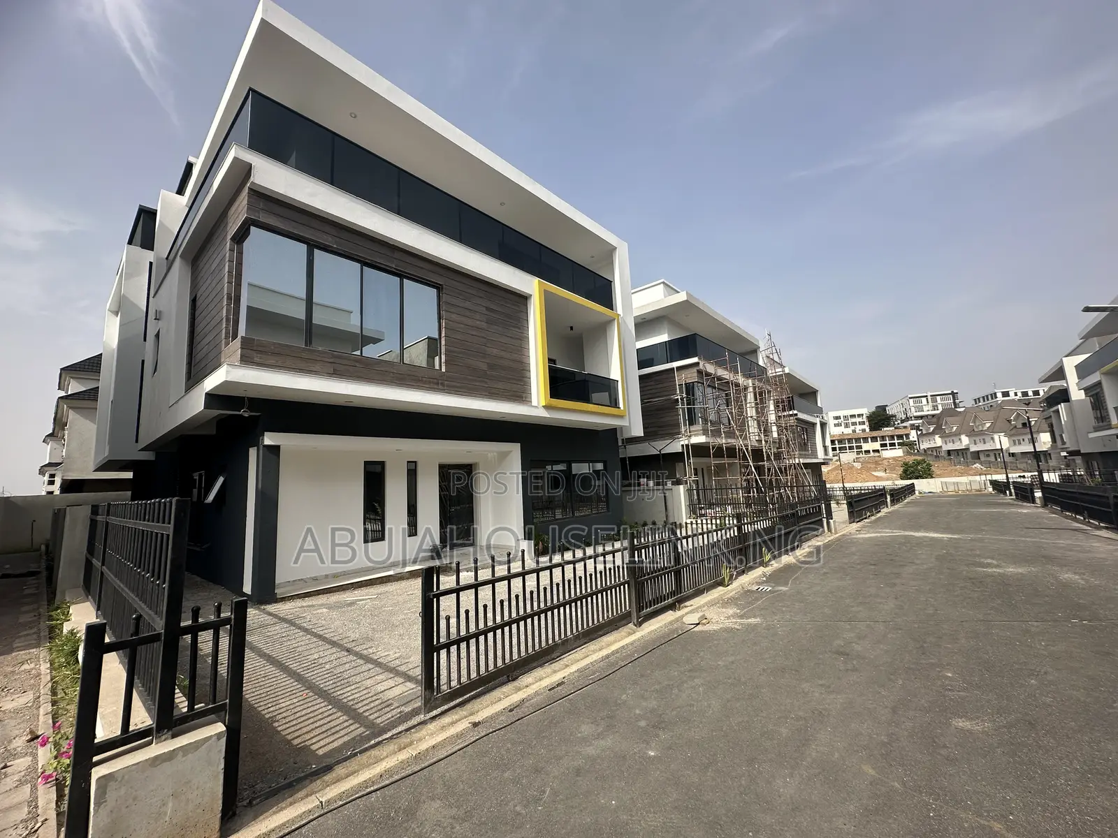 6bdrm Duplex in Guzape Abuja for sale in Guzape District