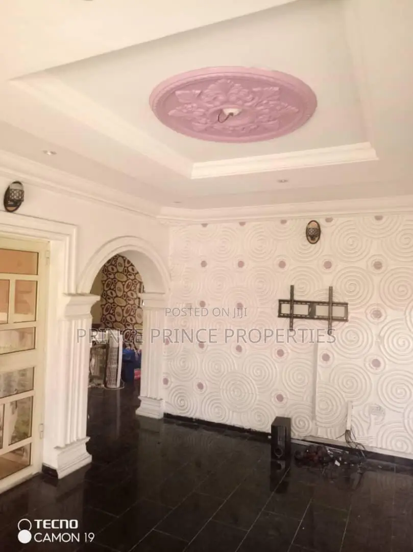Furnished 5bdrm Duplex in Surulere for rent in Surulere