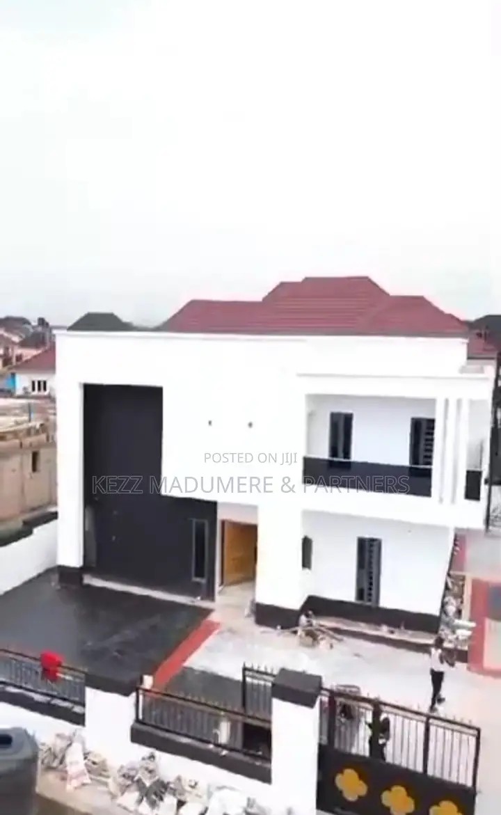 4bdrm Duplex in Centenary City for sale in Enugu