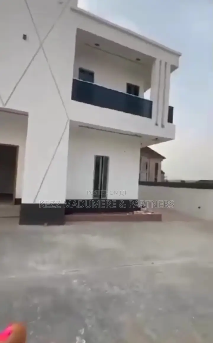 4bdrm Duplex in Centenary City for sale in Enugu