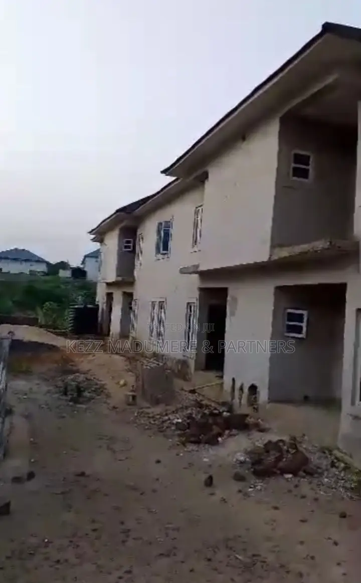 16bdrm Duplex in Old Gra , Ebonyi ,, Abakaliki for sale in Abakaliki