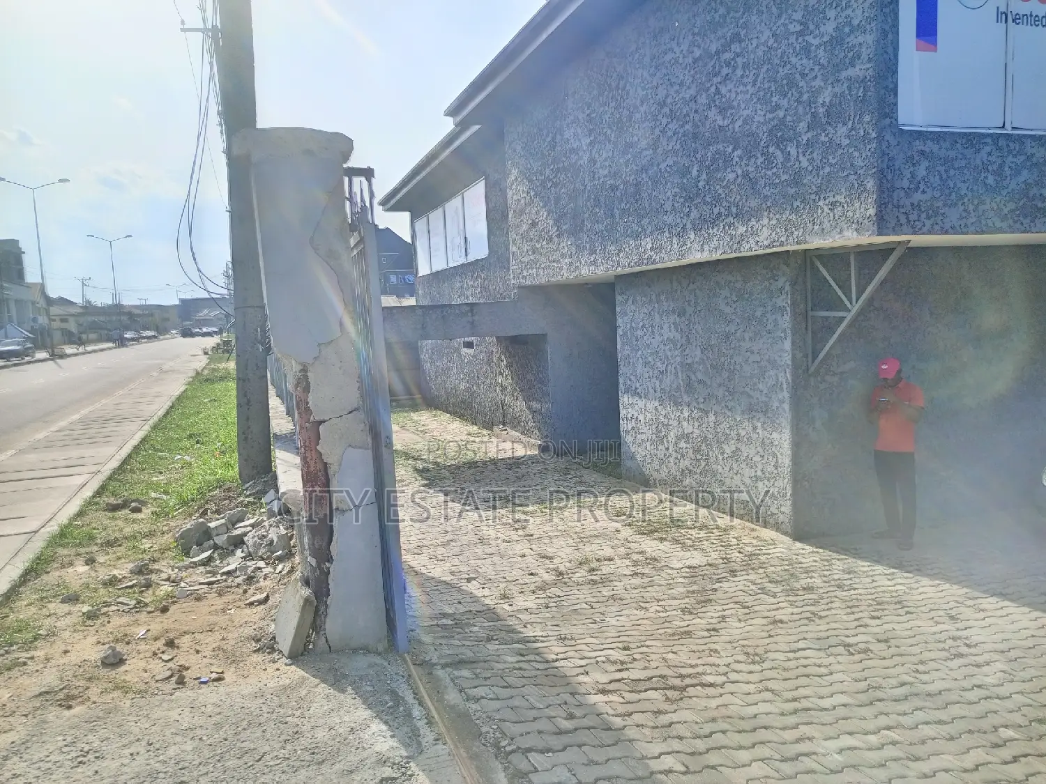 Alone in the Compound Commercial Building Complex for Lease in Port-Harcourt